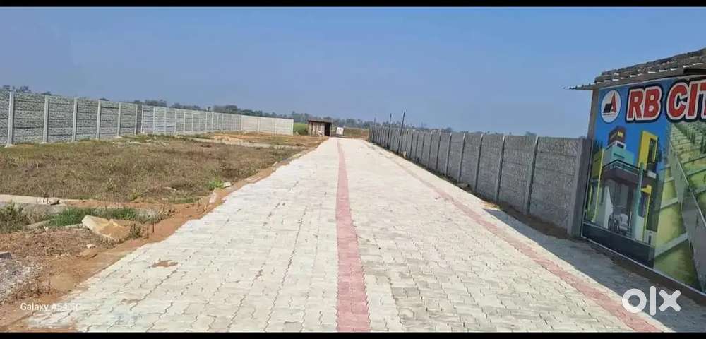 Residential &

Commercial Plots