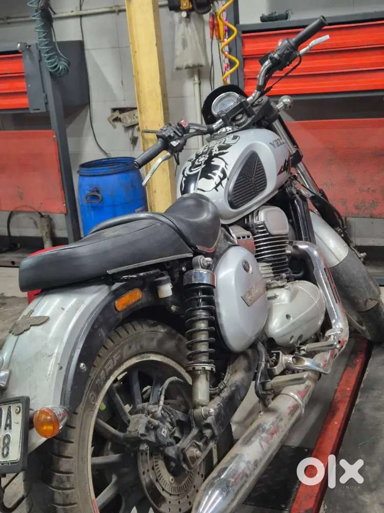 Yezdi roadster nice condition