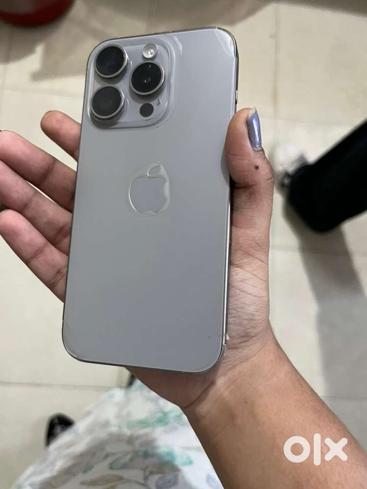 iphone 15 pro 4 month old Bill Box and Warranty available