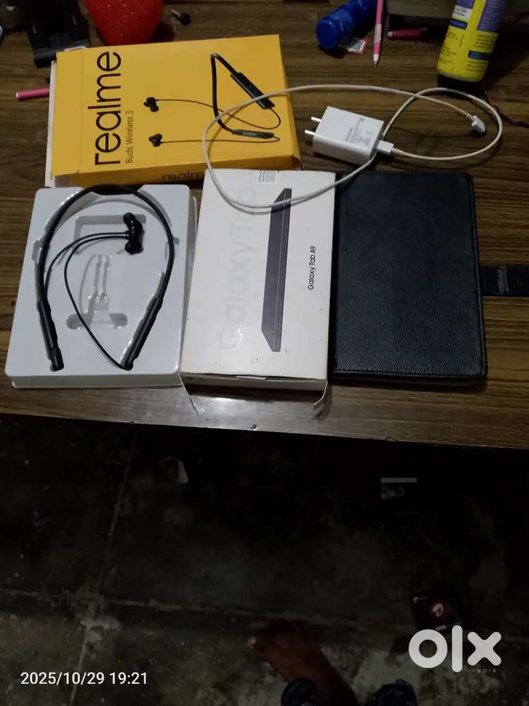 Good condition.. Galaxy tab A9 (4gb ram..64gb memory) 8.7inch