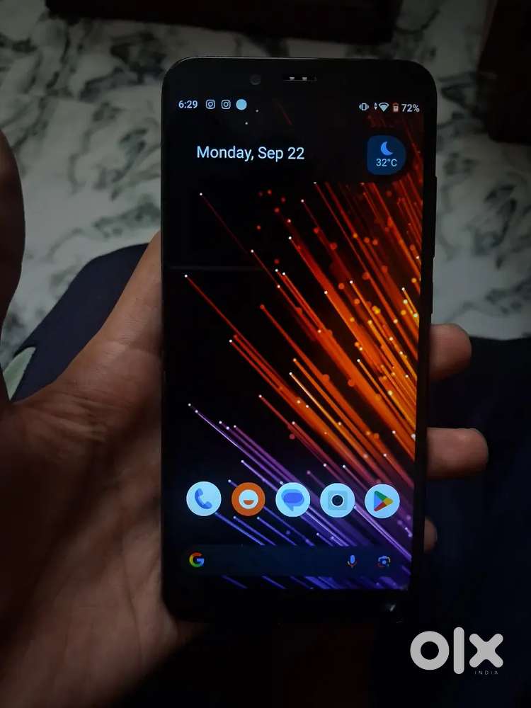 MI A2 4/64 good condition