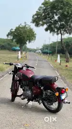 •Royal Enfield Classic 350.