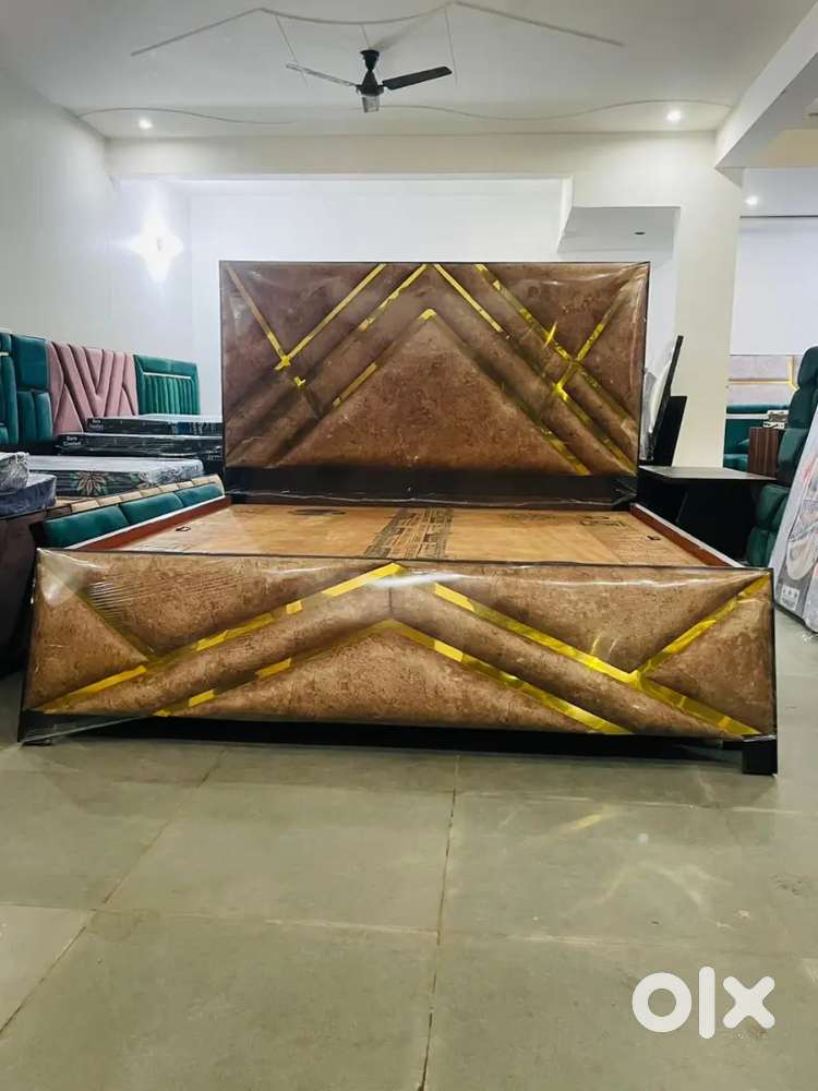 Latest double bed with box 6️⃣×6️⃣