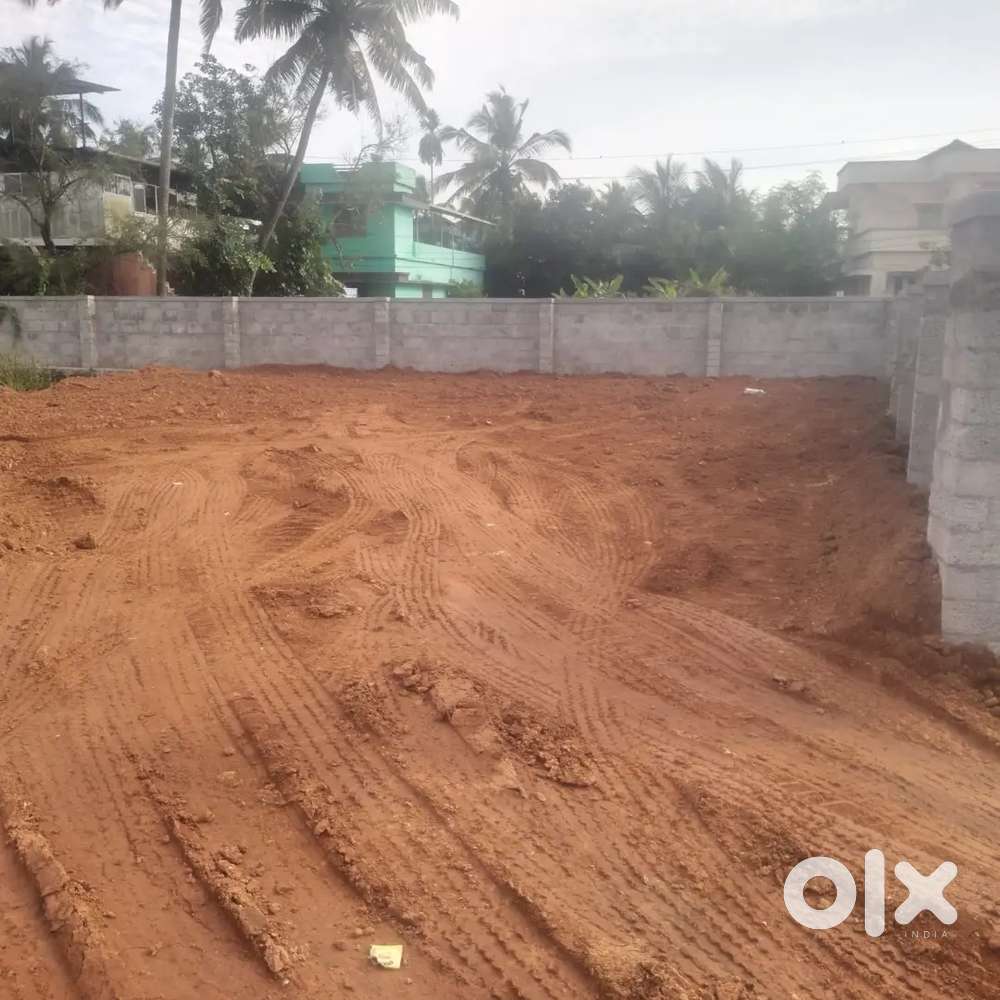Plot for sale chembukavu- 6 cent - 6.85 lakhs per cent.