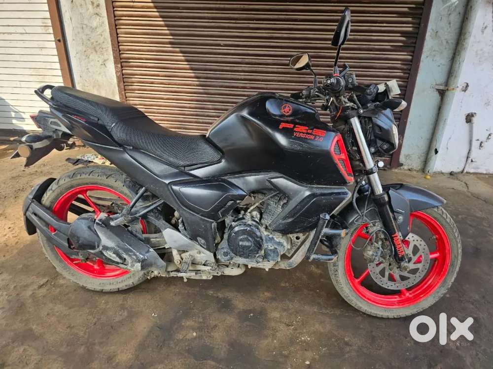 Yamaha FZS 2016 MODEl