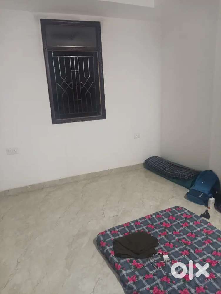 WANT A FLAT MATE(ONLY FOR BOYS)