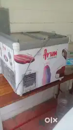 മേശ ചെറിയ ഫീസിർ
