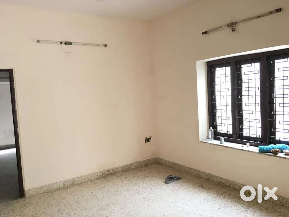 1BHK FLAT FOR RENT IN PALDI BACHLOR ALLOWED