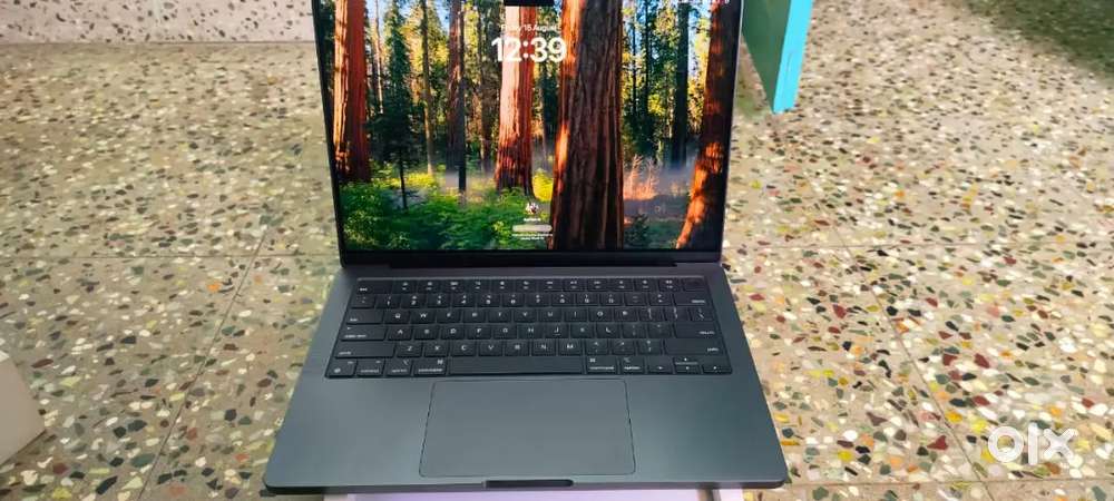 Mac book 4 pro