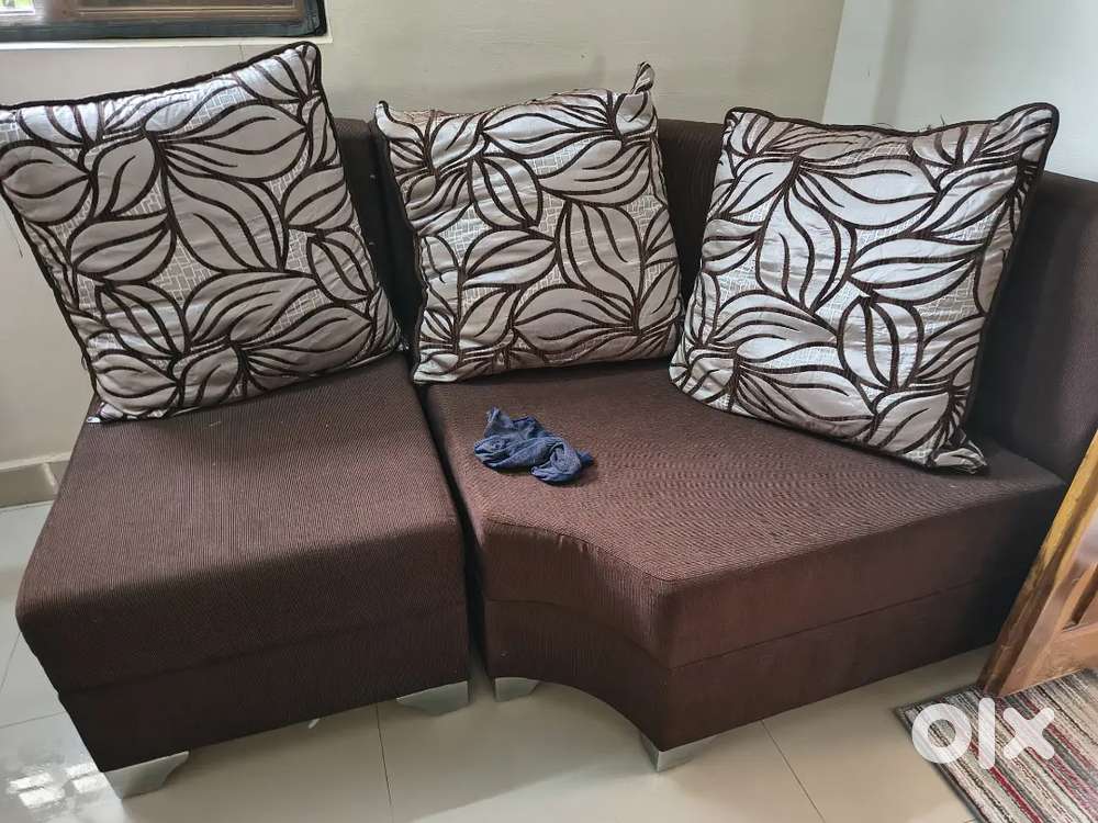 3+2 sofa 2 nos