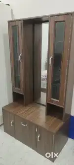 Drecing table unit