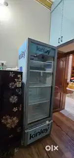 Cold drinks refrigerator