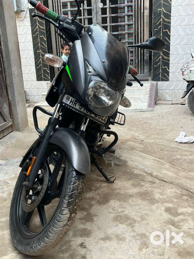 Pulsar 125 split disc brake