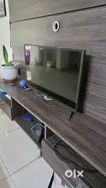 32 Inch LG LED TV - Almost new