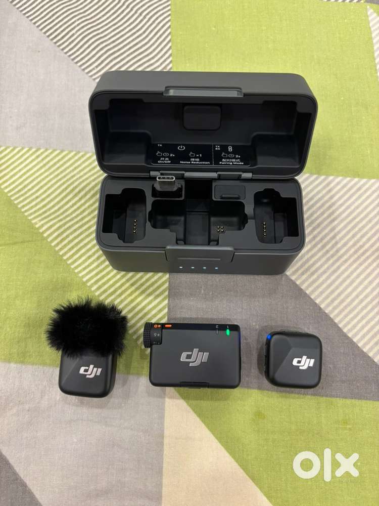 DJI Mic Mini (2 TX + 1 RX + Charging Case) 1 month old