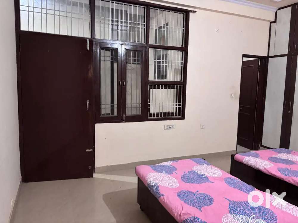 AD girls pg at prime location of vaishali nagar