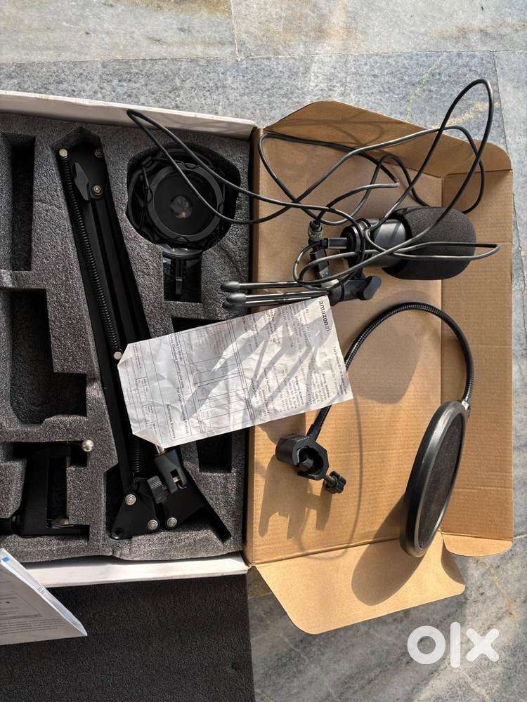 FIFINE T669 USB Condenser Mic Kit  Adjustable Scissor