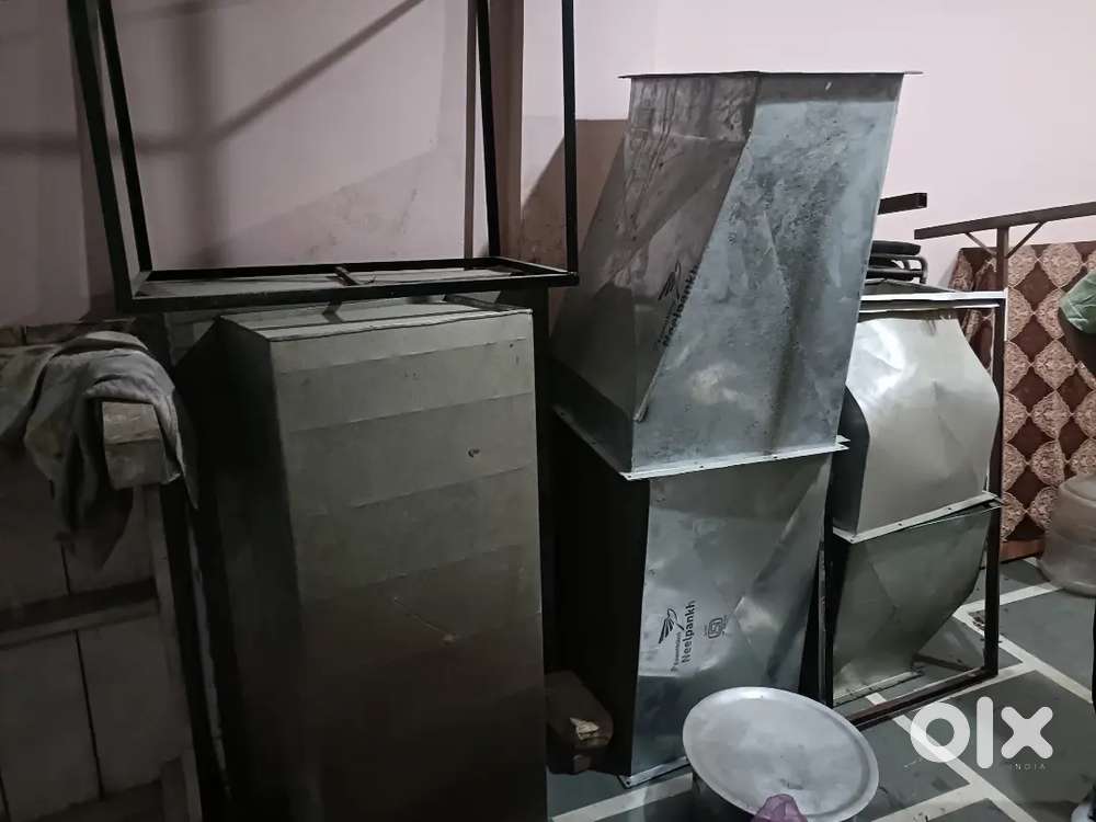 Chimney with exhaust fan
