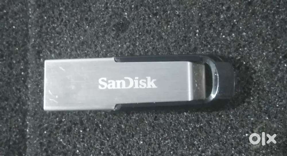 SanDisk 64 GB pendrive - almost new high speed USB price negotiable