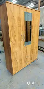 BRAND NEW 3 DOOR WARDROBE