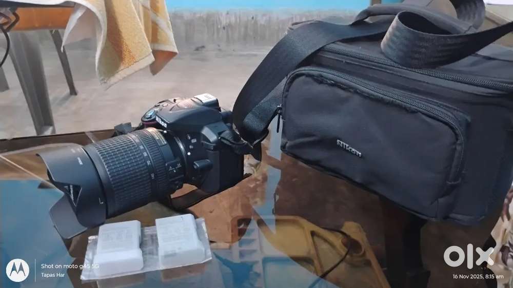 Nikon D5300/18-140 lens or2 batteries hoya uv & lens hood