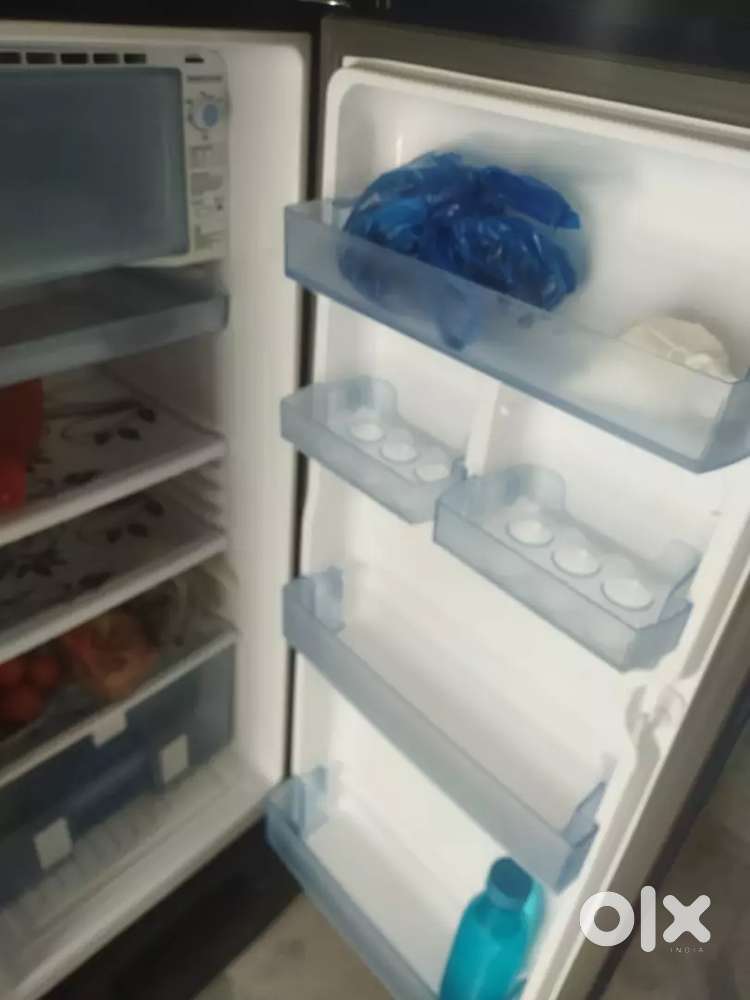 Samsung Refrigerator New product Just 6 Months Before Purchase