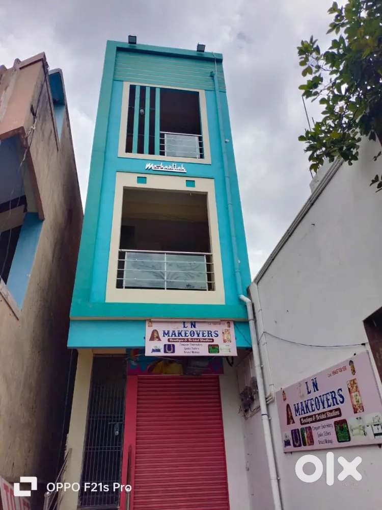 Main road space first floor.. Rent for offices and shops