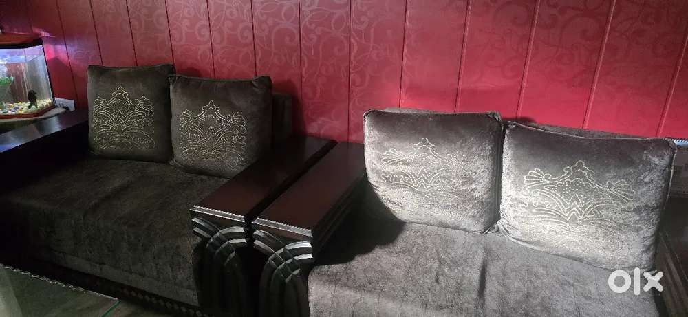 Sofa 7 seater with table