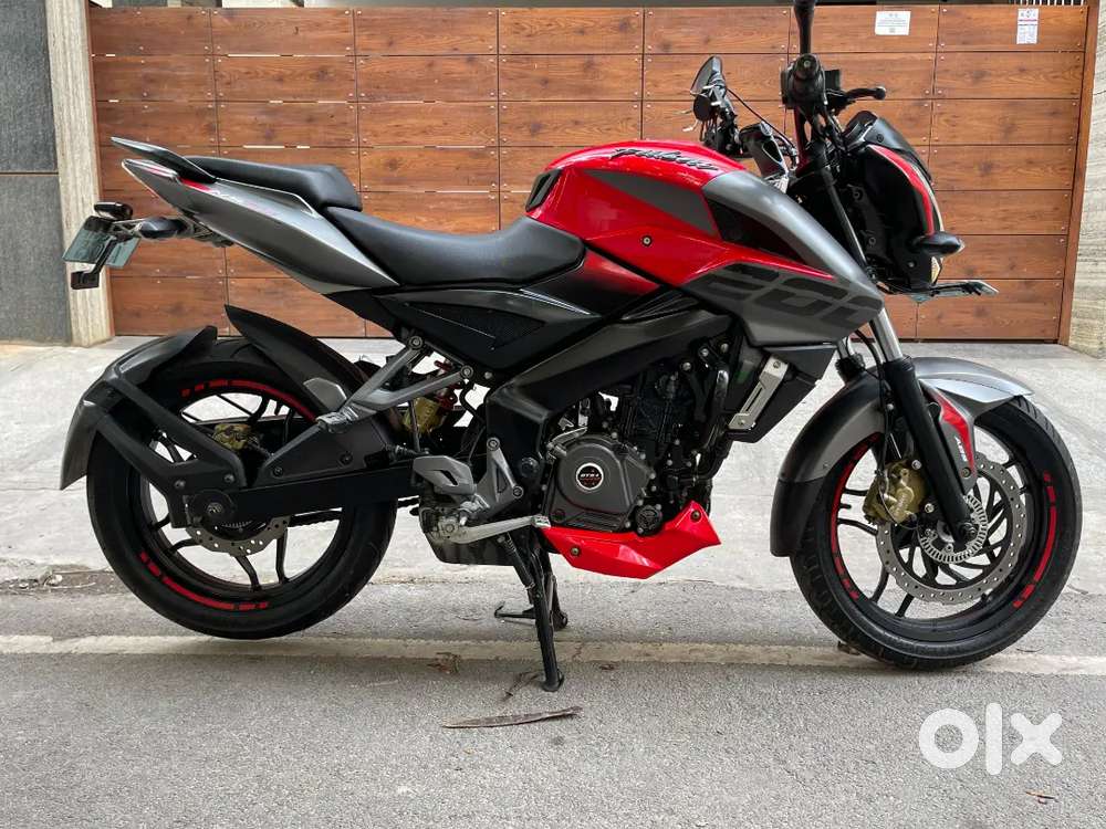 Bajaj Pulsar NS 200