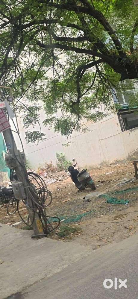 main entrance huda road front facing near paras hospital &rapid metrot