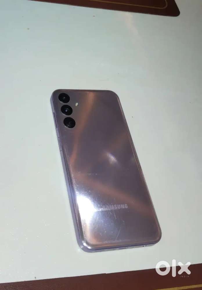 Samsung galaxy f15 5g 4  128 ram