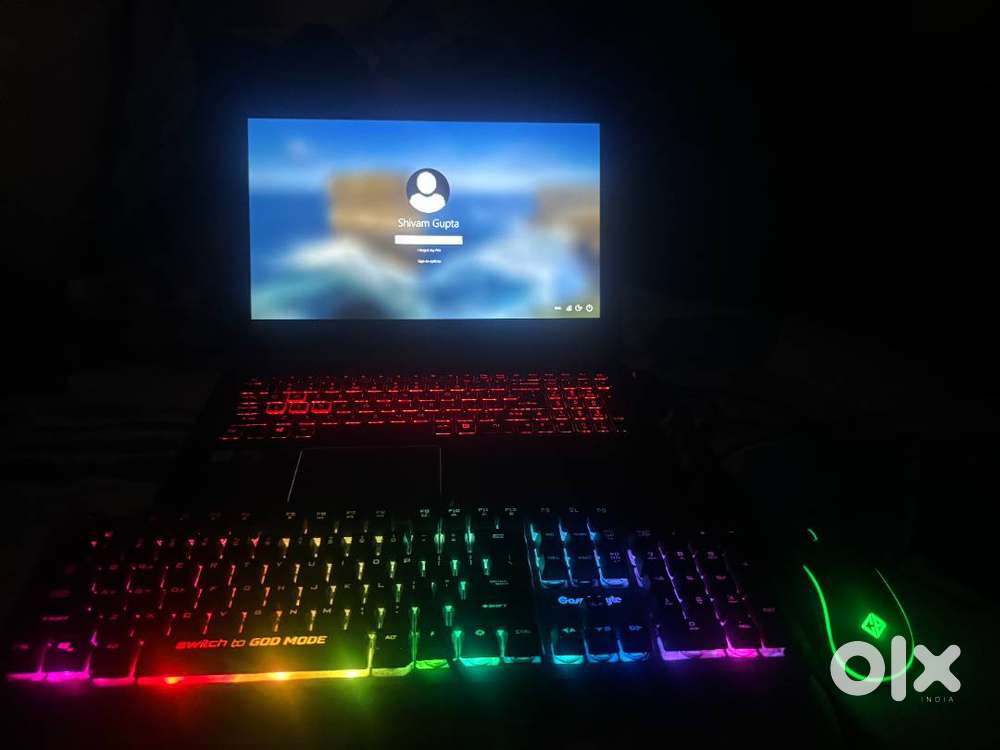 Acer Predator Helios 300  i5 8th Gen  GTX1050Ti + Free Gaming Mouse