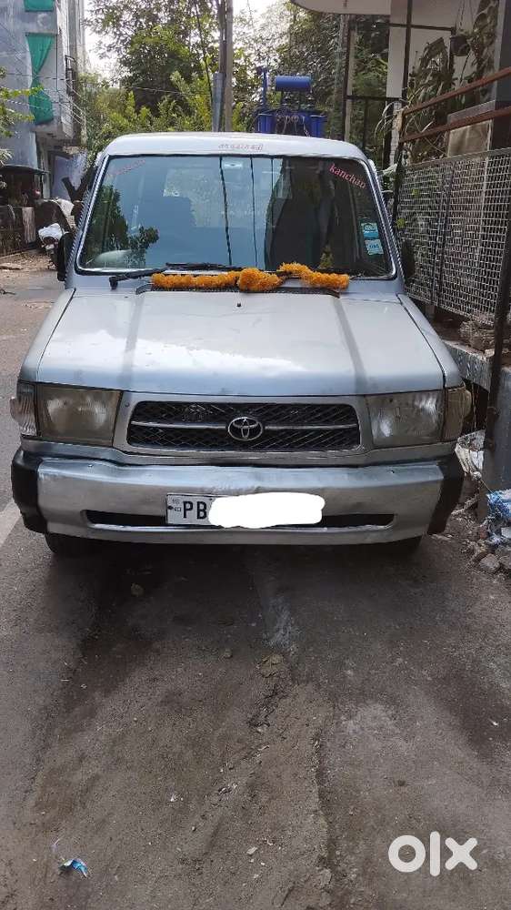 Toyota Qualis 2002 Diesel 75000 Km Driven