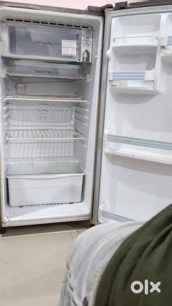 LG  ka fridge h 185 L  Good condition 4 saal used h