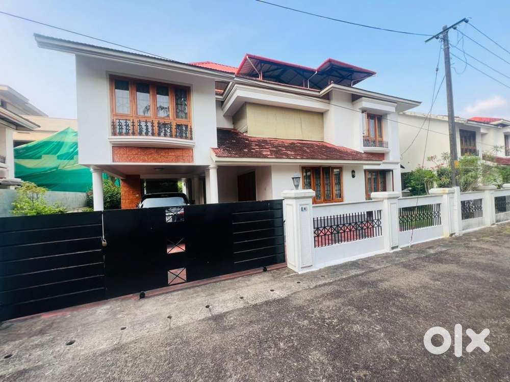 Ernakulam Kadavanthara 7cent 2500sqt 4bhk villa 2.50cr