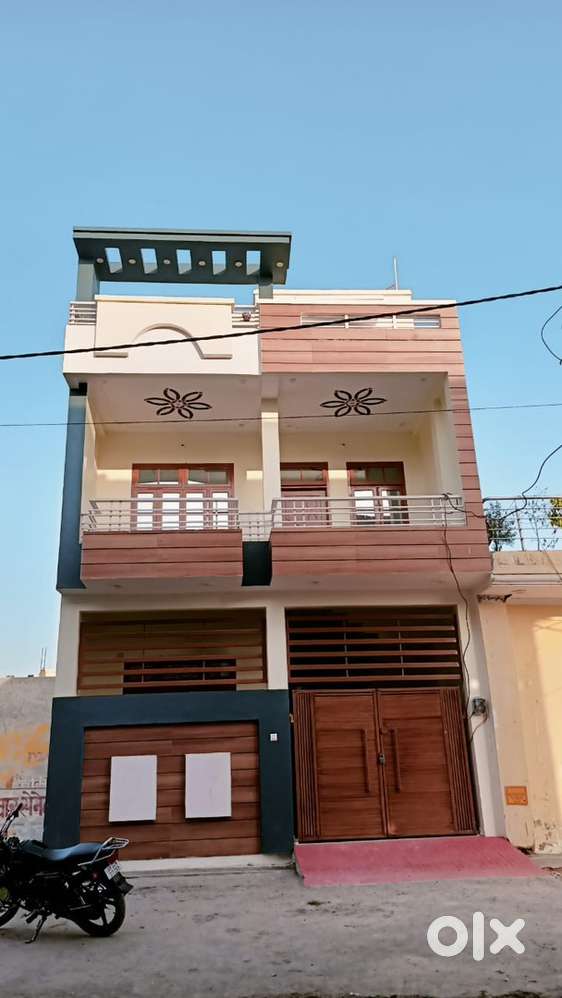 Near Babu Aata Chakki