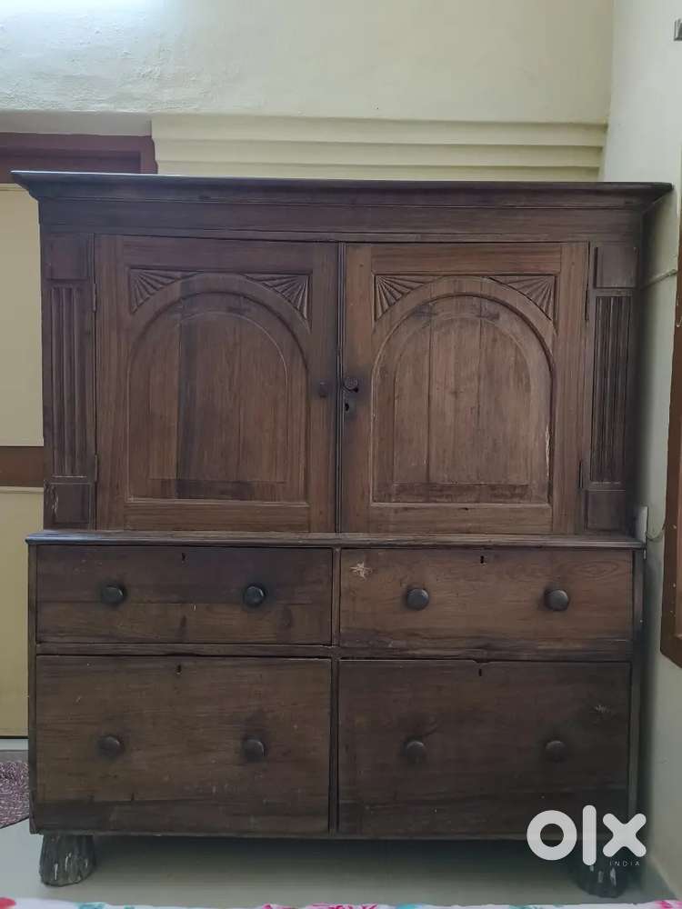 Rose wood word robe