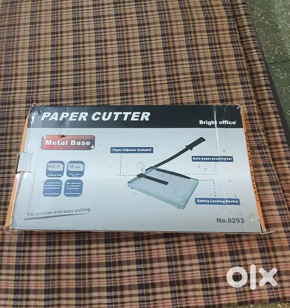 Paper cutter