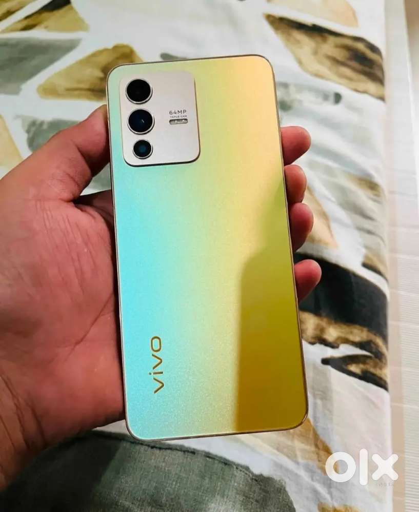 Vivo v23 5G 8+128 GB Rem 5 month old