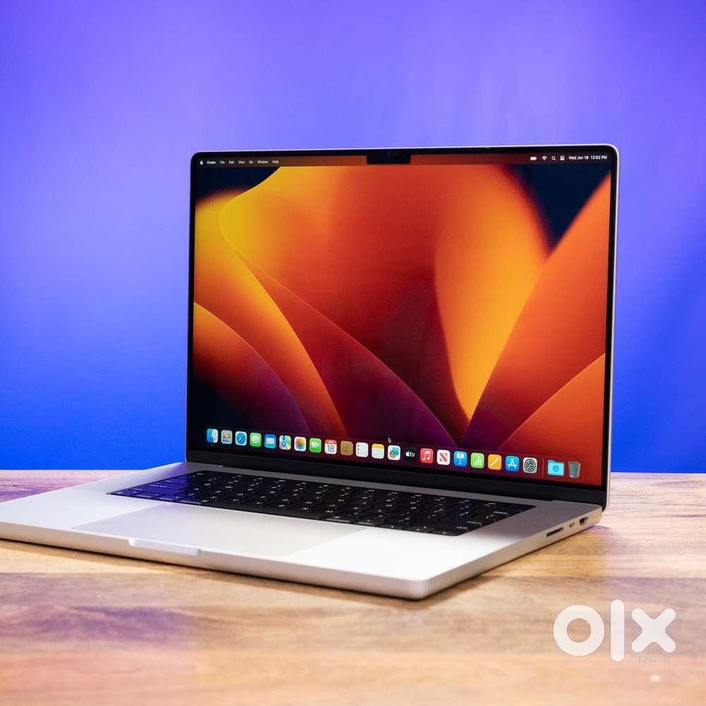 Macbook pro M2 pro 16inch 512 16gb with apple care plus sep 2026