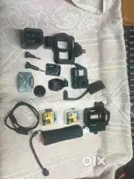 GoPro Hero 8 Black with Accessories (Batteries, Mounts, Case, Grips))
