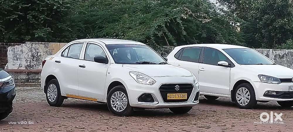 Travells ni Taxi gadi chalava mate Driver ni jarur che