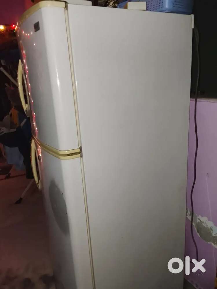 LG refrigerator 230 ltrs