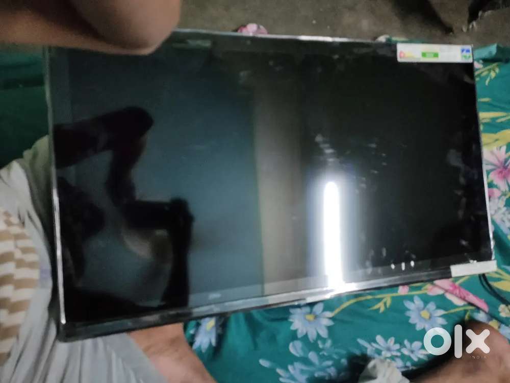 Sumsumg tv 32 brand new urgent sale