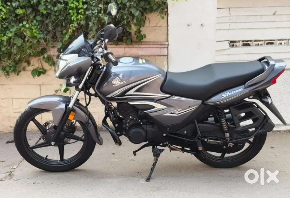 2024-25-MODEL 
HONDA CB SHINE 125
DISK BRAKE 
SHOWROOM CONDITI