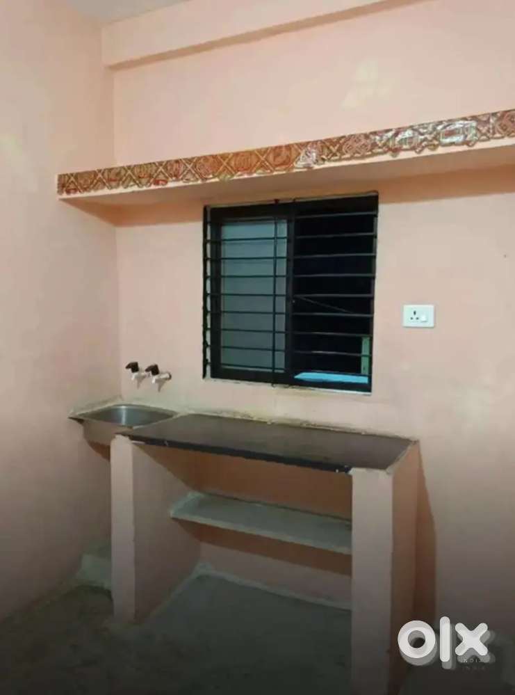 1RK room available on rent in East facing house with PARKING AVAILABLE