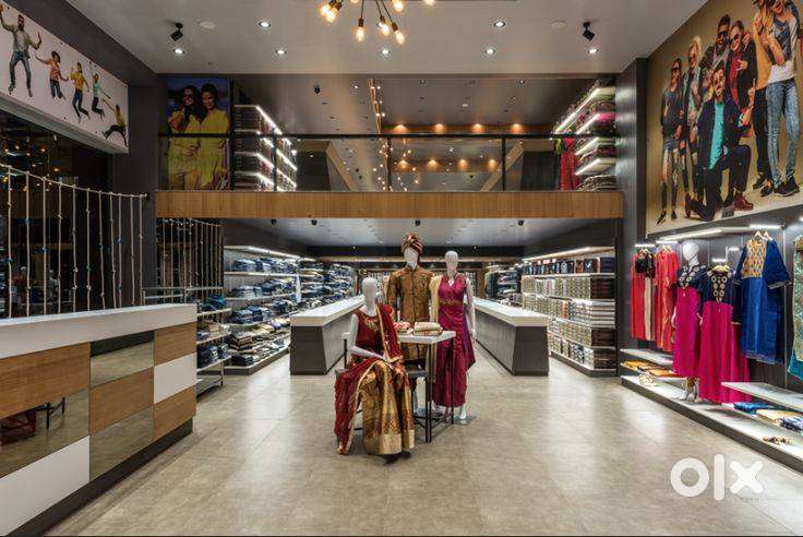 5800sqft Anna Statue Showroom space Available