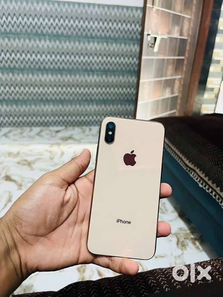 Iphone xs new condition battery 100