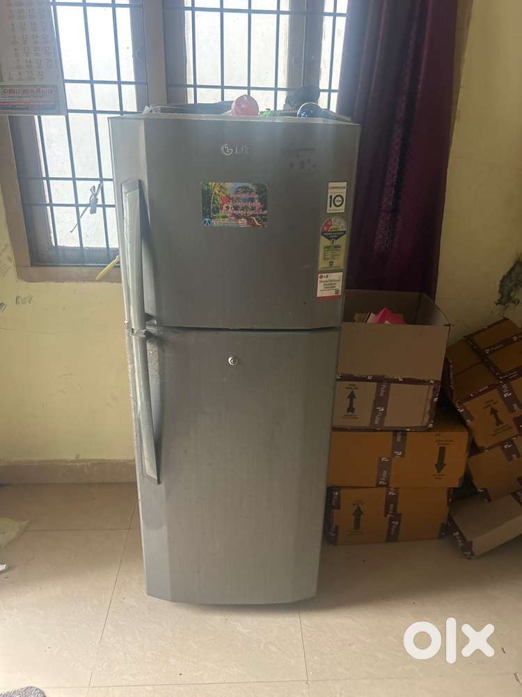 5 year old double door fridge