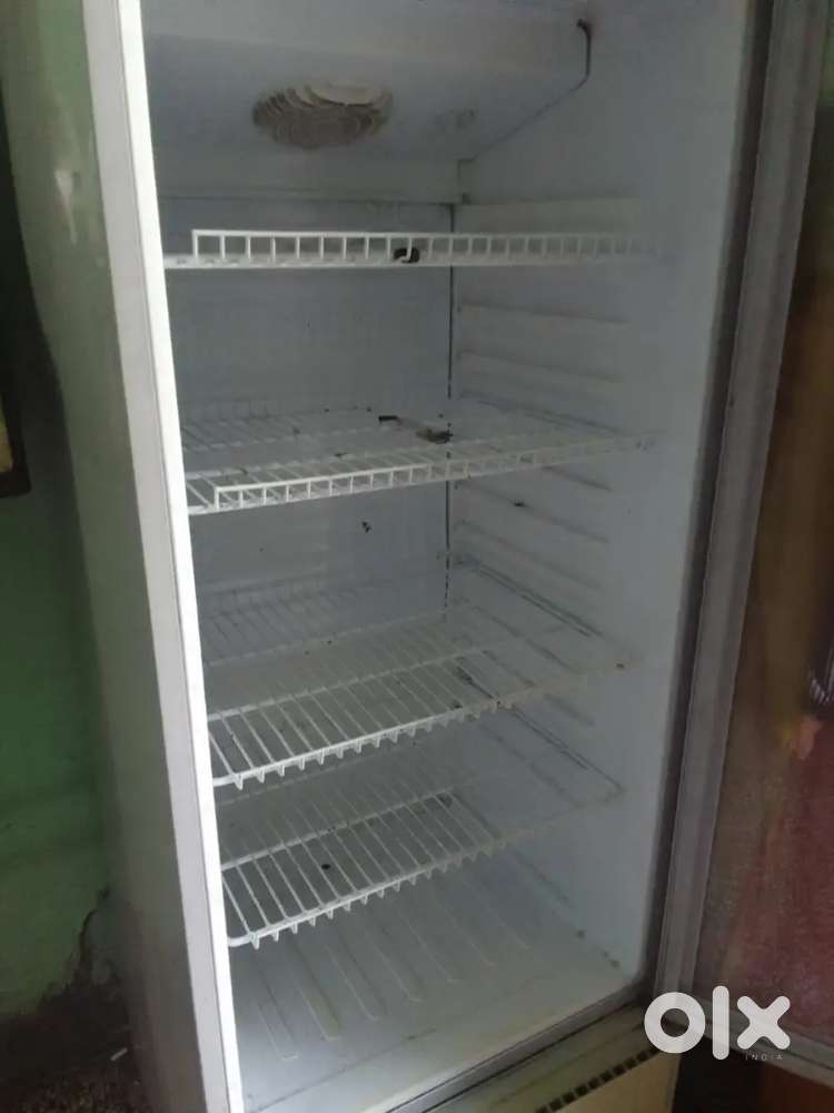 300 litres cold drink fridge